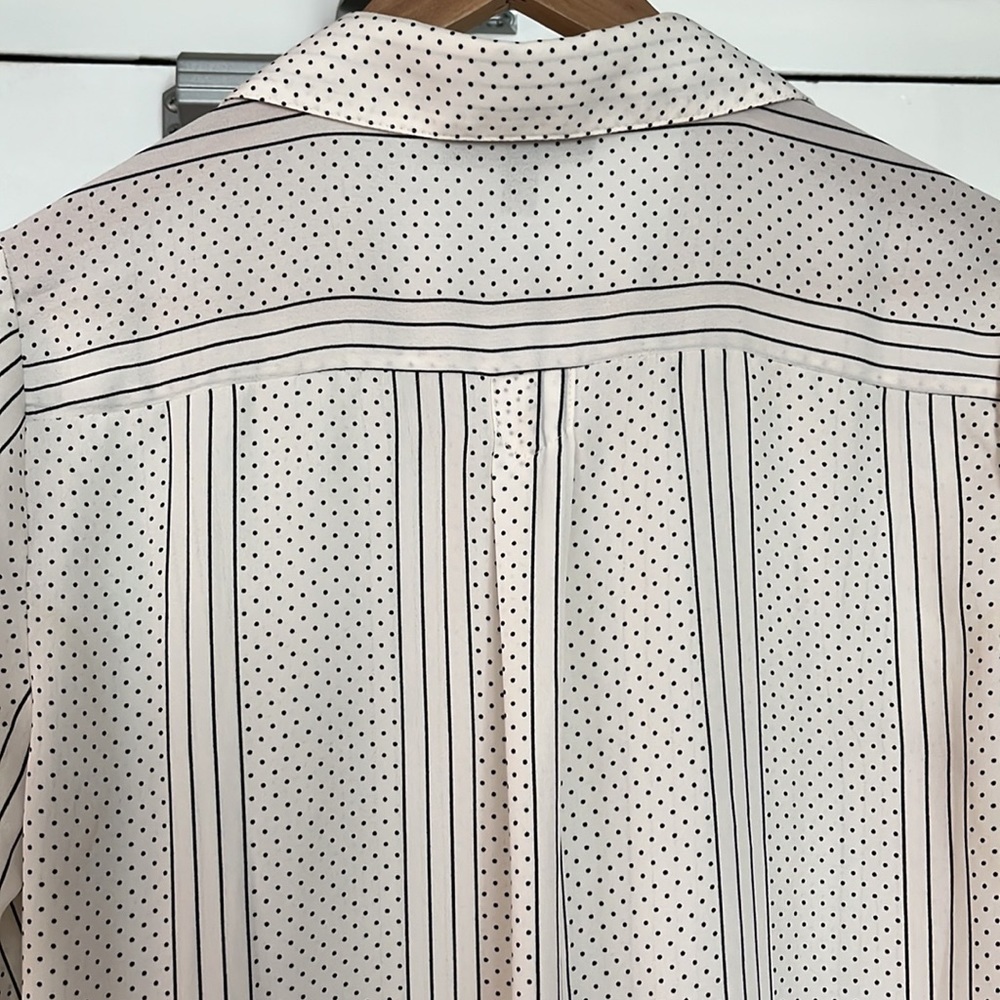 BANANA REPUBLIC Classic Fit Button Up. EUC. Sz S - Picture 2 of 7